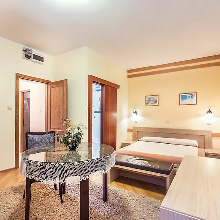 Roses & Wellness Apartment Icici